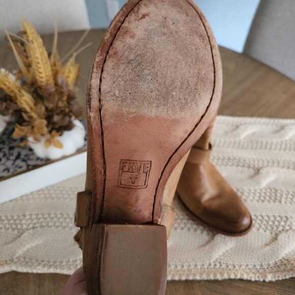 Authentic leather Frye cowboy boots booties Tabitha Harness booties - Picture 5 of 8